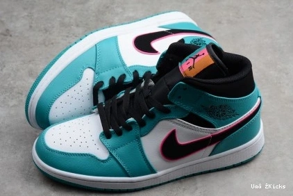 3504 Jordan Air South Minimalist Mid 272 1 852542- Beach 0825